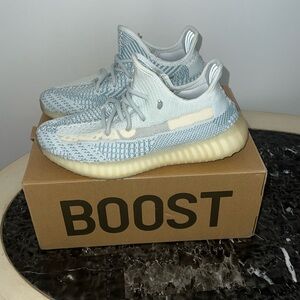 Yeezy boost 350 V2 cloud white